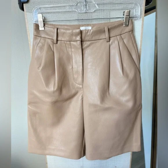 Wilfred Faux Leather High-Waisted Shorts – Taupe Beige – Size 00 (Never Worn) - Picture 3 of 9